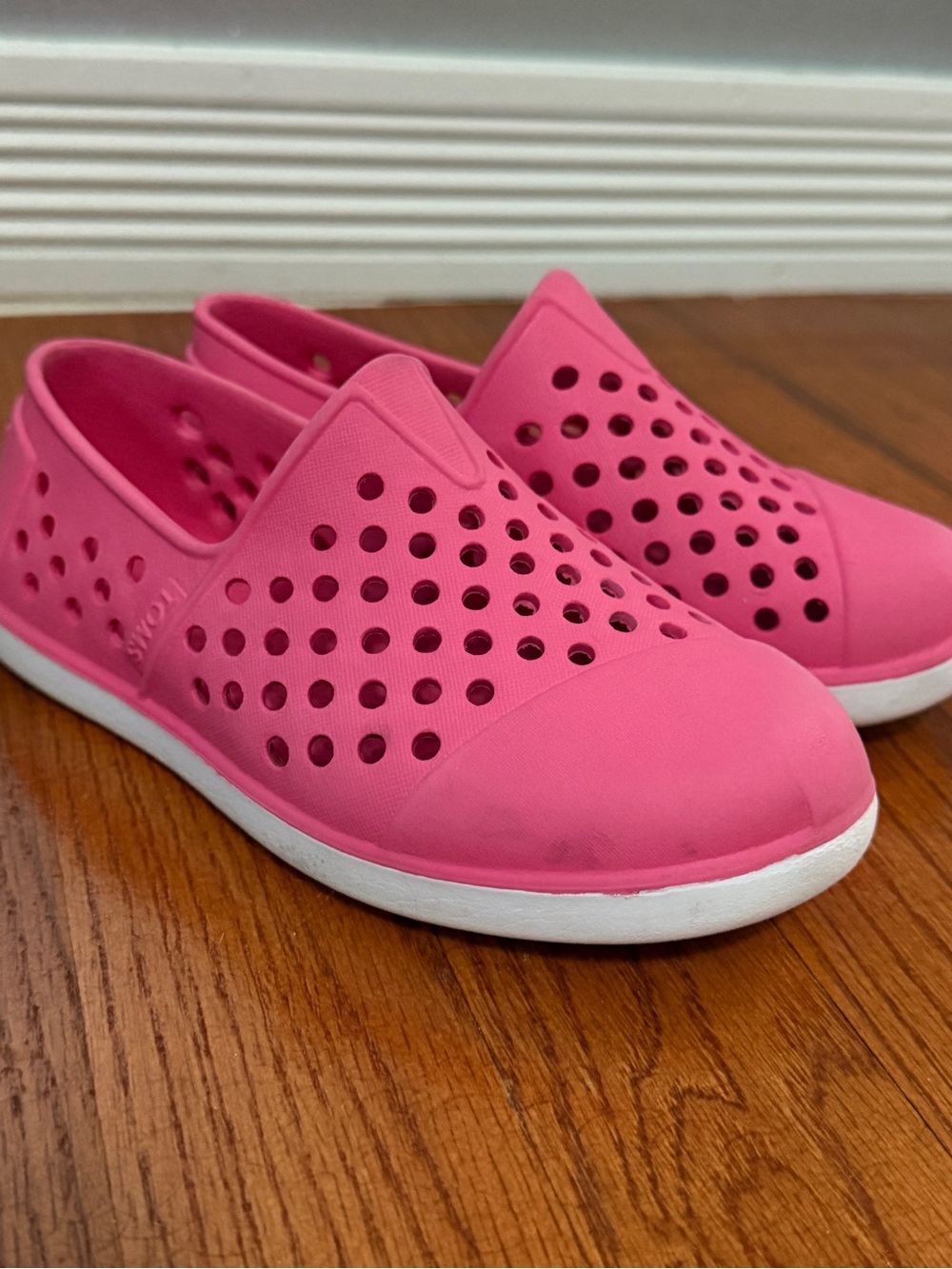 TOMS Pink Water Shoes Slip-On Sneakers Youth Size 11 Summer Beach Pool